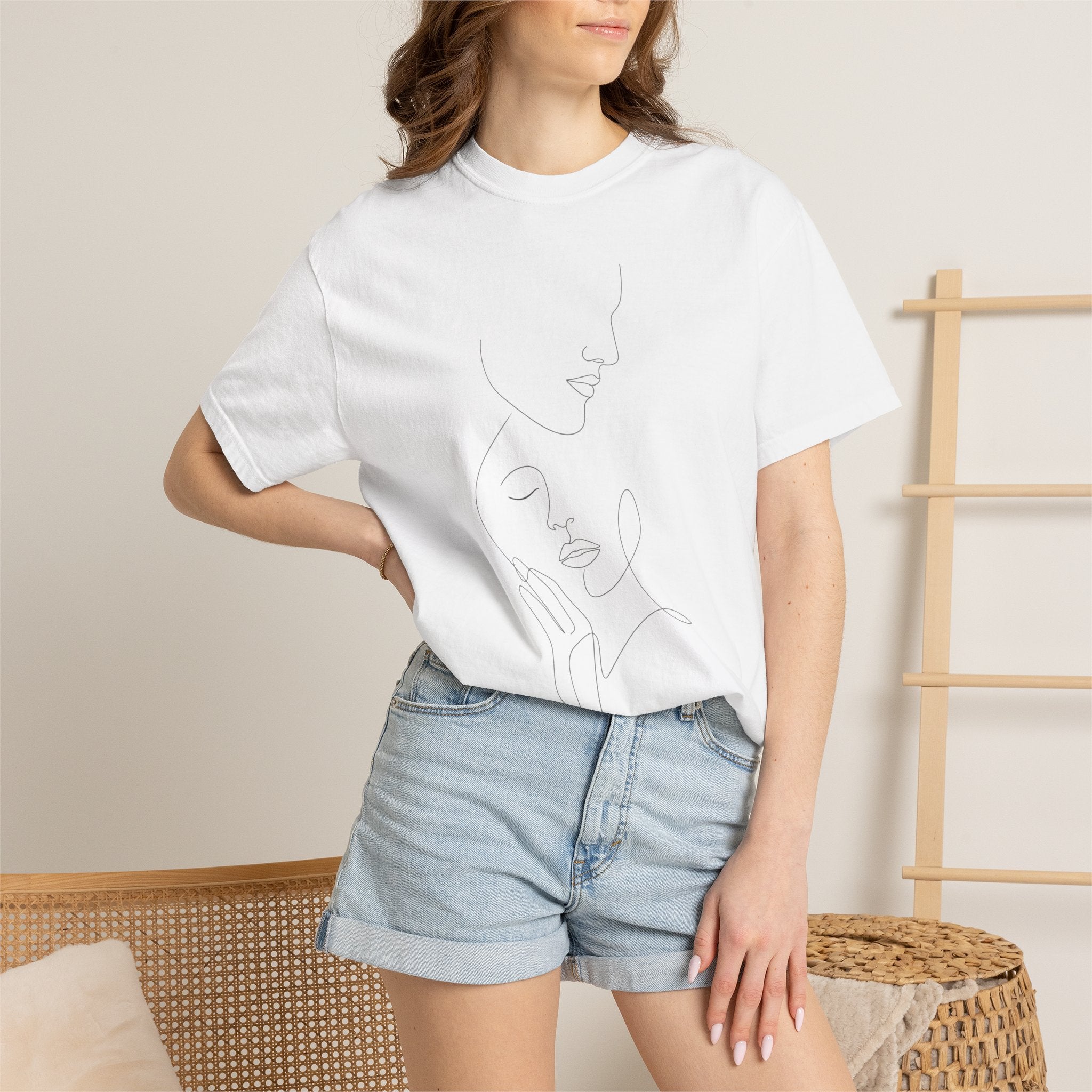 Minimalist Faces - LineArt - Graphic Tee