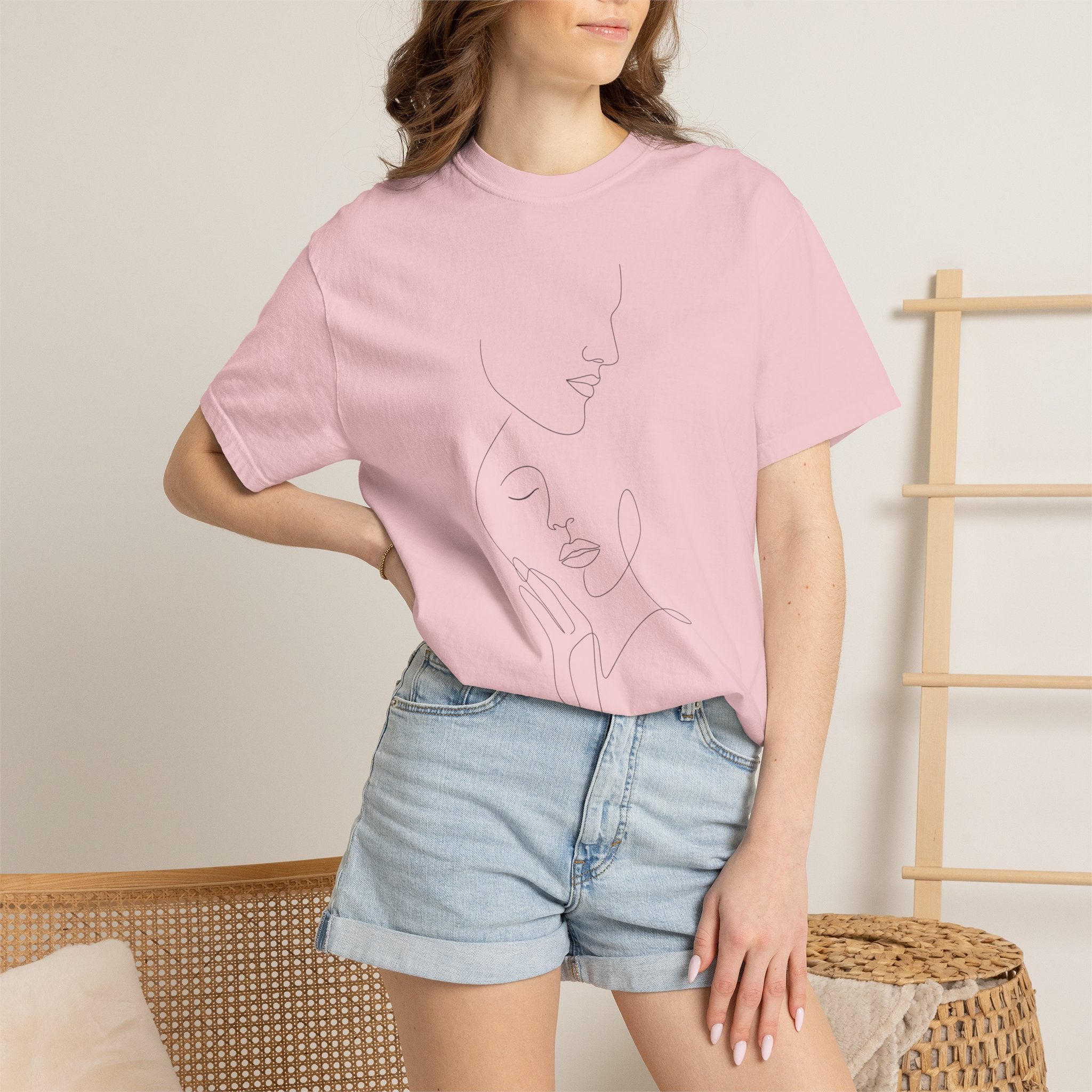 Minimalist Faces - LineArt - Graphic Tee