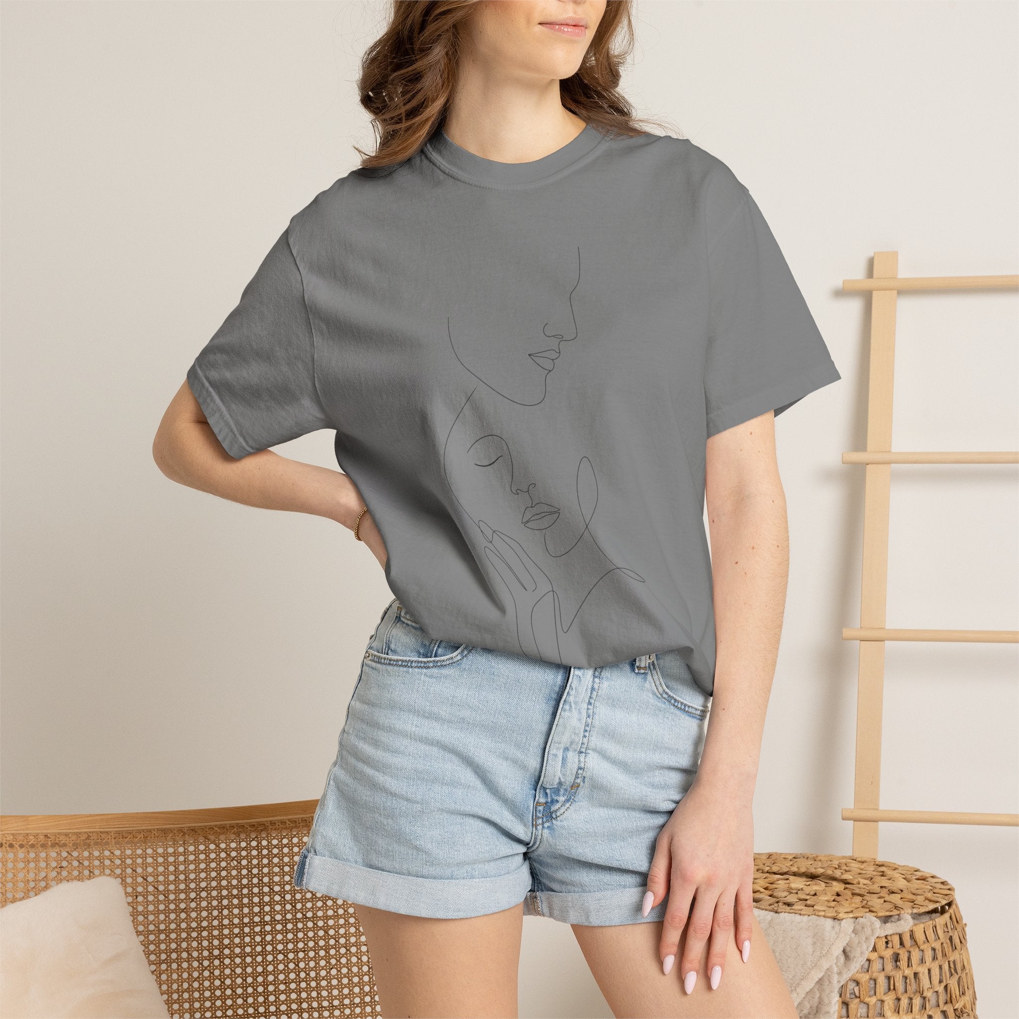 Minimalist Faces - LineArt - Graphic Tee