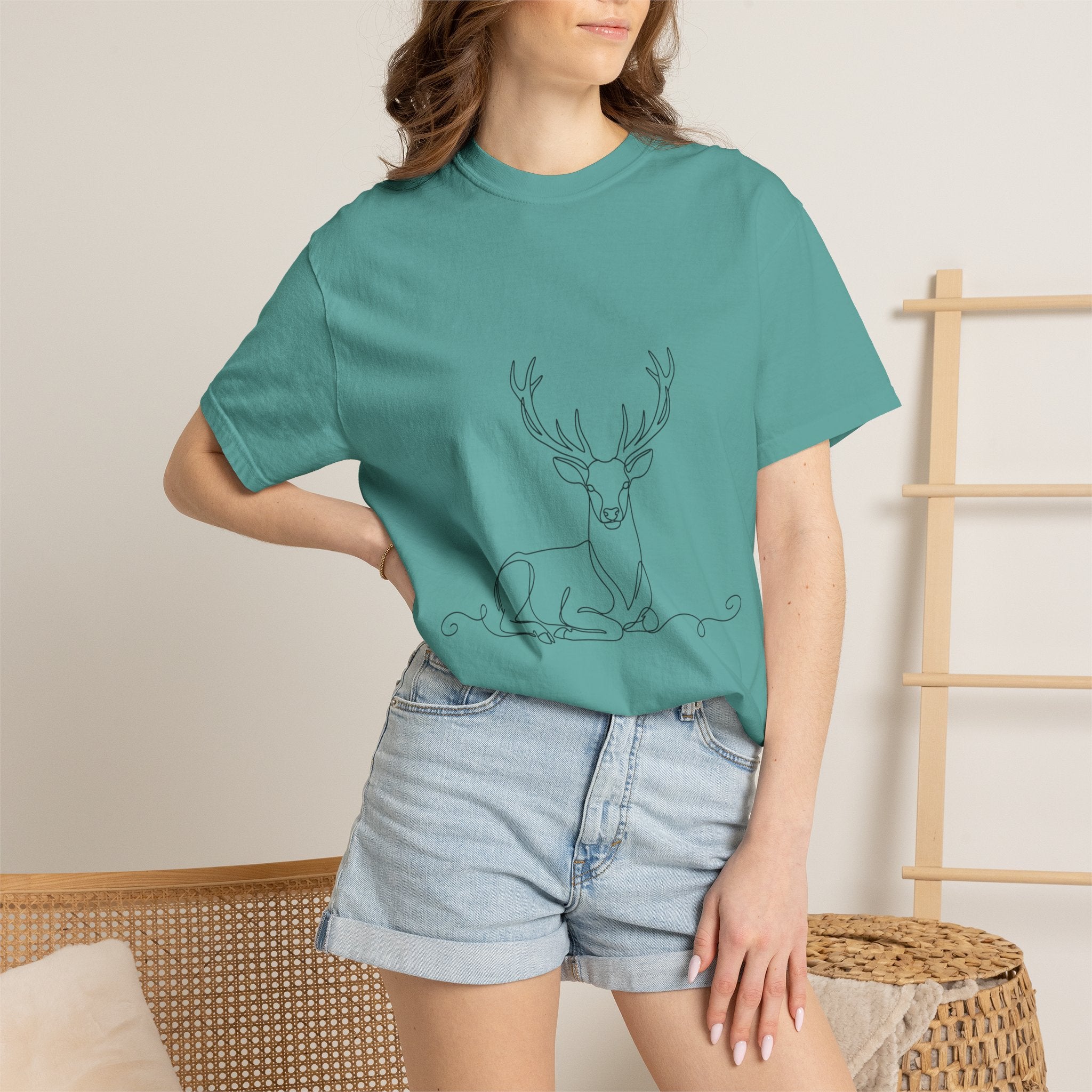 Deer - LineArt - Graphic Tee