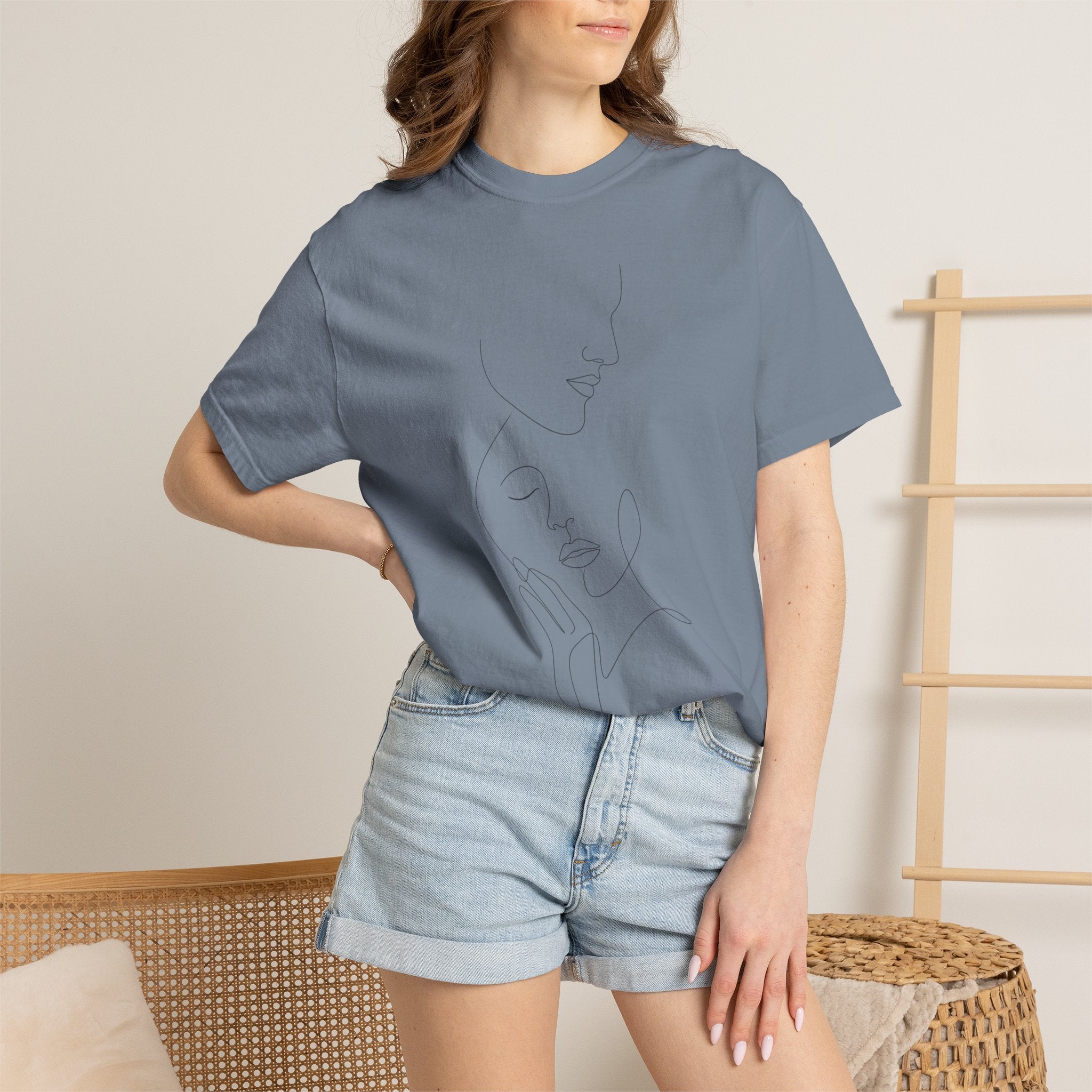 Minimalist Faces - LineArt - Graphic Tee