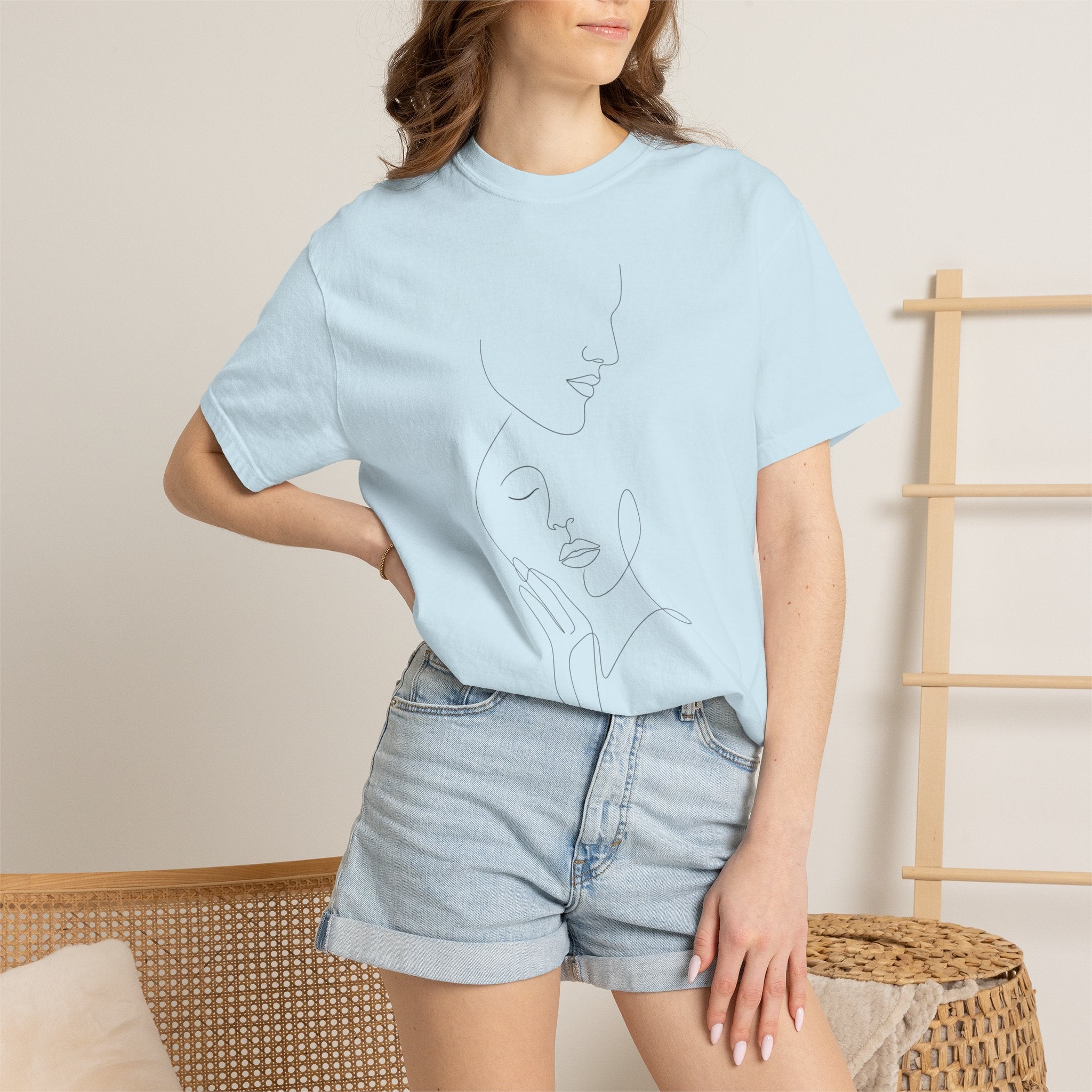 Minimalist Faces - LineArt - Graphic Tee