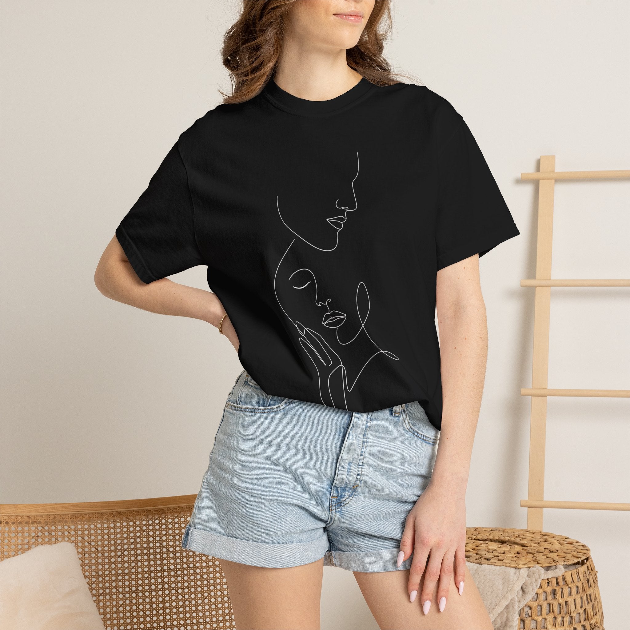 Minimalist Faces - LineArt - Graphic Tee