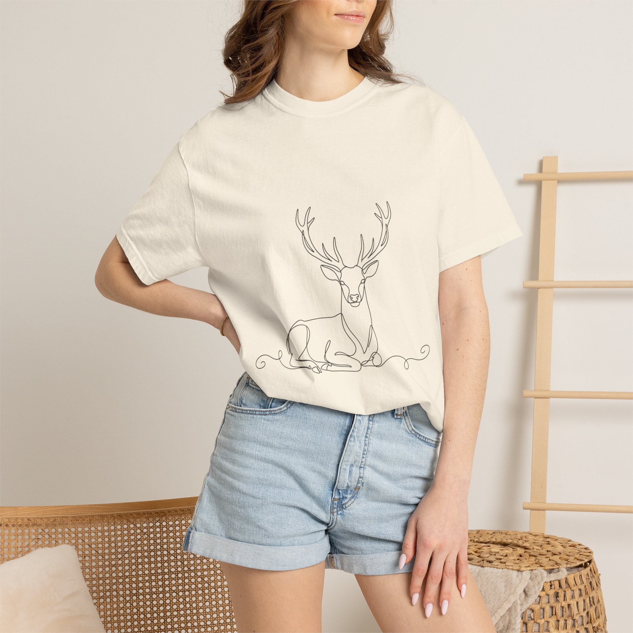 Deer - LineArt - Graphic Tee